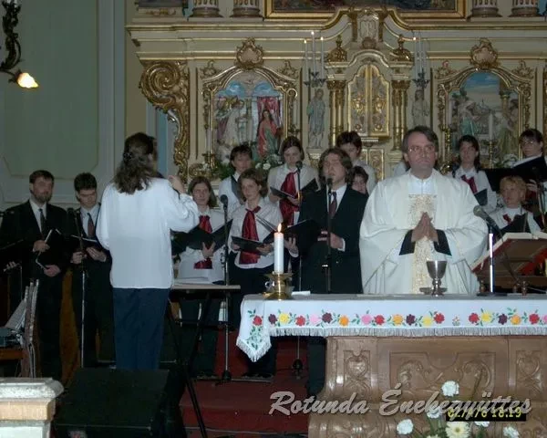 rotunda 2002 04 06