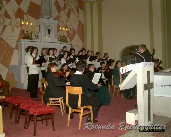 rotunda 2003 04 06